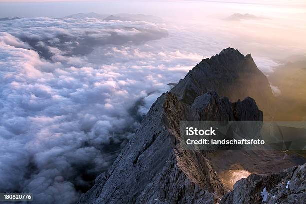 Montañas Wetterstein Foto de stock y más banco de imágenes de Montaña Zugspitze - Montaña Zugspitze, Alpes Europeos, Cresta - Montaña