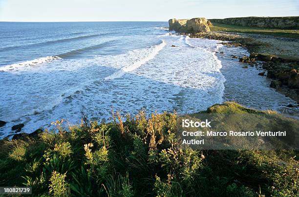 Protectores Sur De Cliffs Englandbritish Punto De Referencia Natural Foto de stock y más banco de imágenes de Acantilado