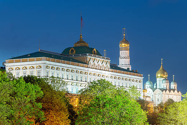istock Kremlin Moscow at Night Russia 180822274