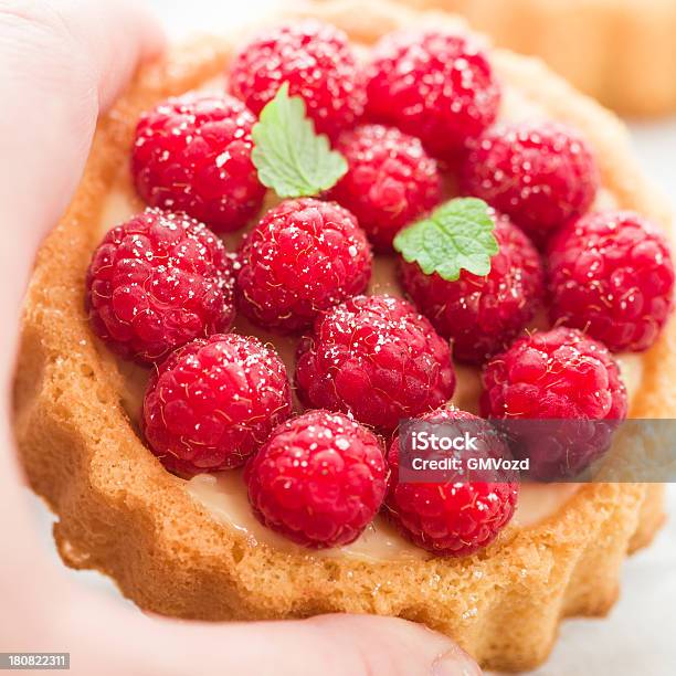 Photo libre de droit de Tarte Aux Framboises banque d'images et plus d'images libres de droit de Aliment en portion - Aliment en portion, Carré - Composition, Cuisson au four