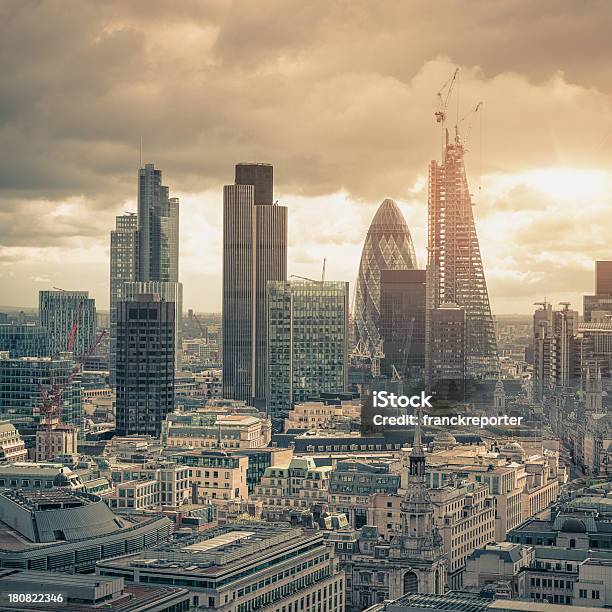 El Panorama De La Ciudad De London Foto de stock y más banco de imágenes de Londres - Inglaterra - Londres - Inglaterra, Retro, Sir Norman Foster Building