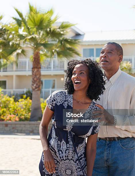 Glückliche Paar Stockfoto und mehr Bilder von Afrikanischer Abstammung - Afrikanischer Abstammung, Afro-amerikanischer Herkunft, Aktiver Senior