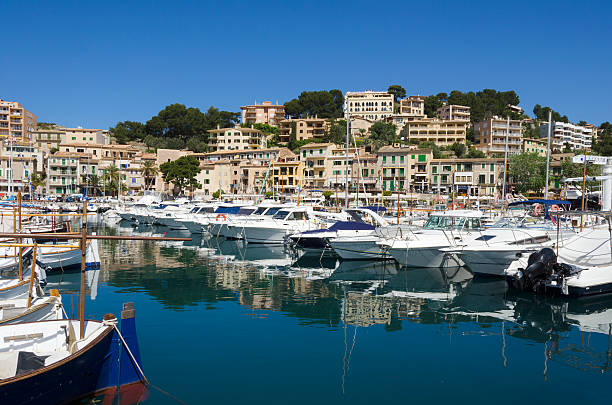 istock Port of Soller 180822588