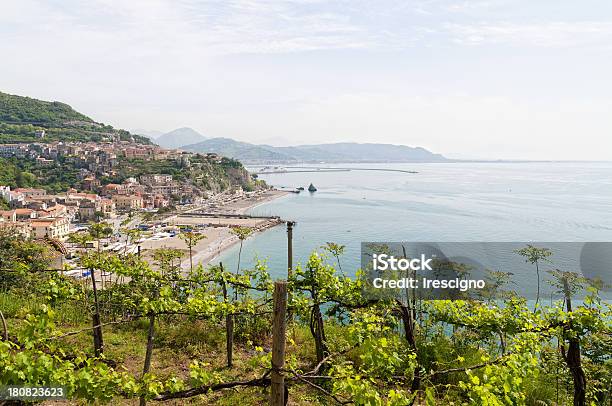 Costiera Amalfitanavietri Sul Mareitalia - Fotografie stock e altre immagini di Amalfi - Amalfi, Ambientazione esterna, Architettura