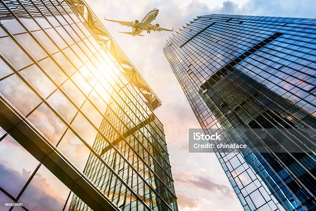 Wieżowce z samolotu - Zbiór zdjęć royalty-free (Architektura)