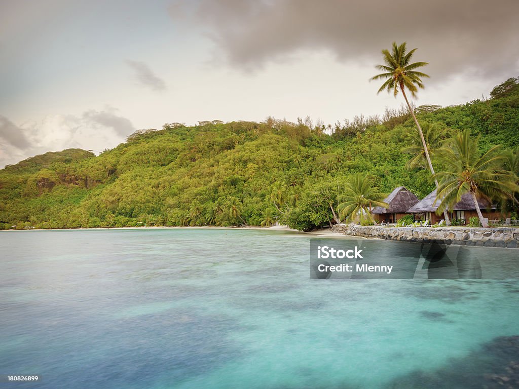 Sogno di vacanza di lusso Hotel Resort - Foto stock royalty-free di Isola di Huahine