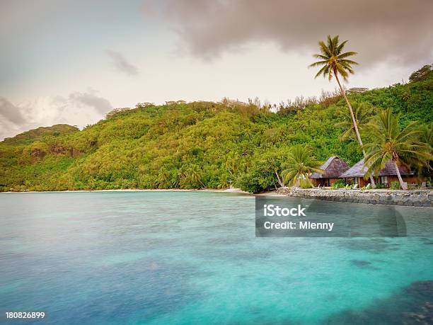 Sogno Di Vacanza Di Lusso Hotel Resort - Fotografie stock e altre immagini di Isola di Huahine - Isola di Huahine, Acqua, Albergo
