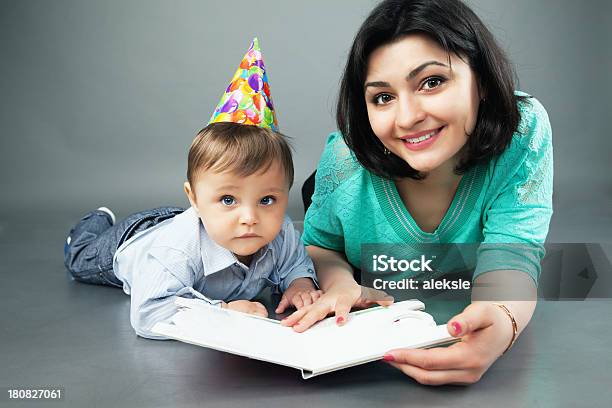 Baby Boy In Studio Stockfoto und mehr Bilder von 12-17 Monate - 12-17 Monate, 12-23 Monate, Alleinerzieherin