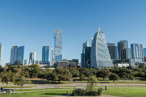 Bryant Parque in NewYork City and skyscrapers