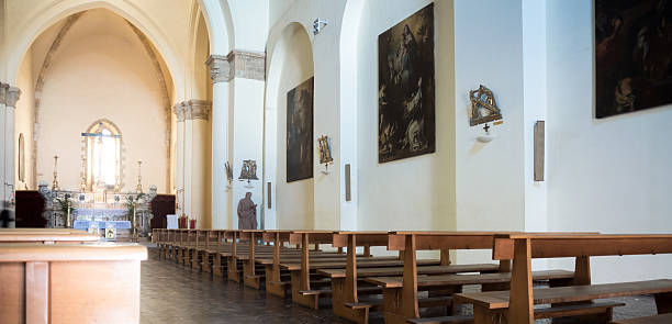 Igreja vazio - foto de acervo