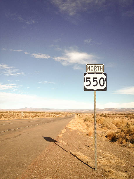 istock mobilestock road trip 180828697