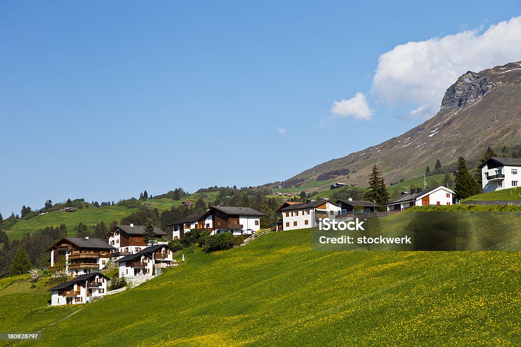 Obersaxen Chalet - Foto stock royalty-free di Alpi