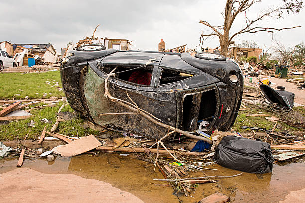 tornado pérdida - environmental damage tornado oklahoma storm fotografías e imágenes de stock