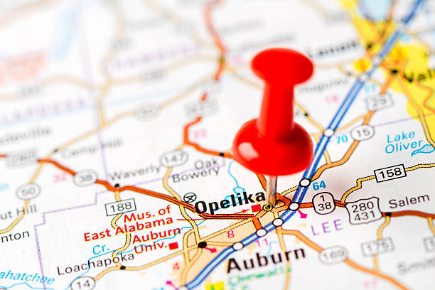 istock US capital cities on map series: Opelika, Alabama 180829105