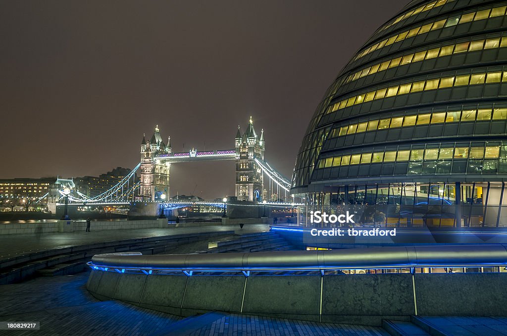 Vue de nuit de Tower Bridge à Londres, Angleterre - Photo de Angleterre libre de droits