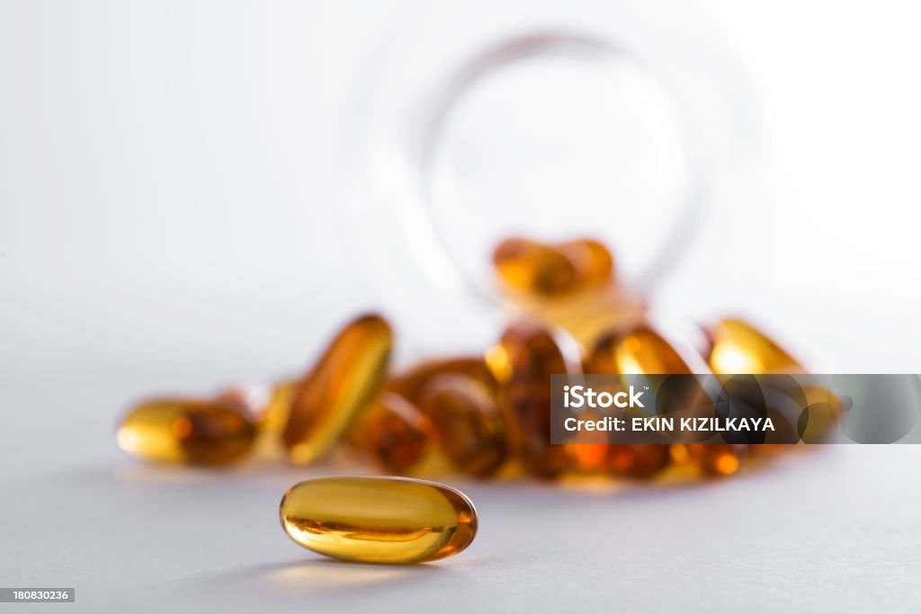 capsules d'huile de poisson - Photo de Blanc libre de droits