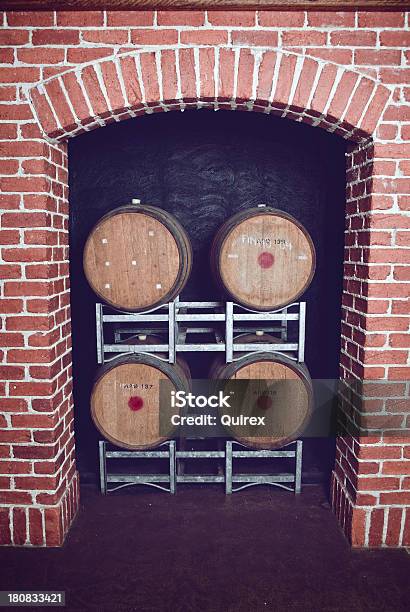 Quatro Barris - Fotografias de stock e mais imagens de Adega - Adega, Barril, Barril de vinho