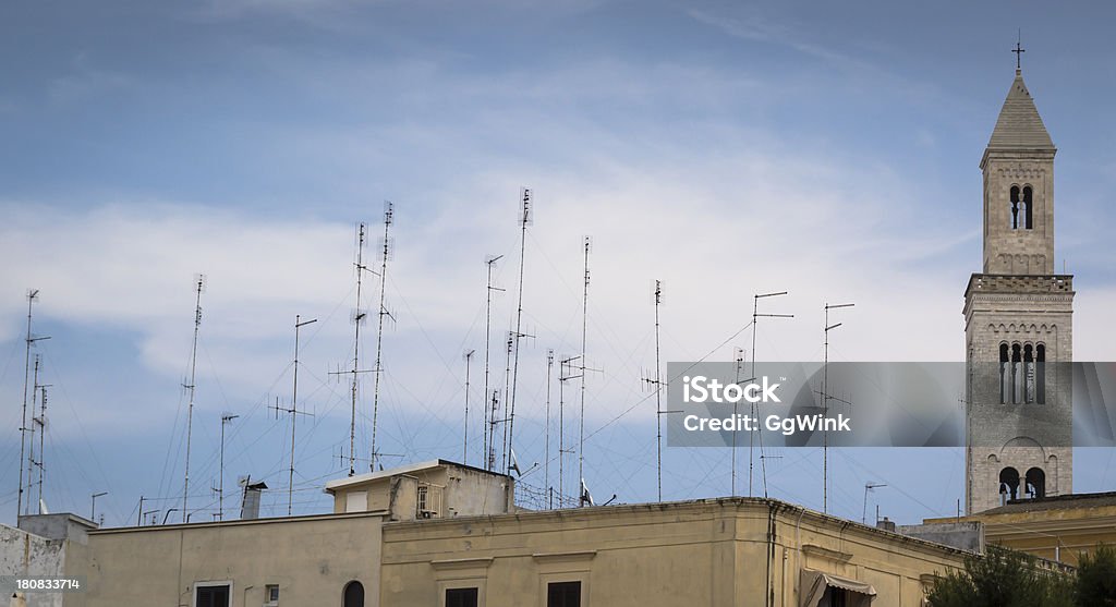 Antenas en los techos de Bari - Foto de stock de Aire libre libre de derechos