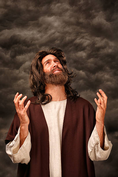 jezus chrystus patrząc niezadowolony z uniesionymi ramionami - god anger displeased praying zdjęcia i obrazy z banku zdjęć