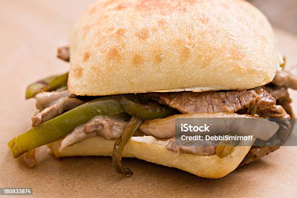 Пакет Philly Сырный Стейк Бутерброд — стоковые фотографии и другие картинки Чиабатта - Чиабатта, Говядина, Проволоне