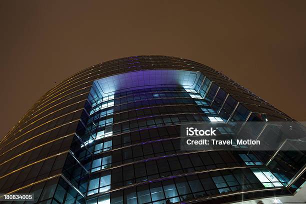 Офисное Здание Фасад Ночью В Брюссель Бельгия — стоковые фотографии и другие картинки Eurogroup - Eurogroup, Архитектура, Башня