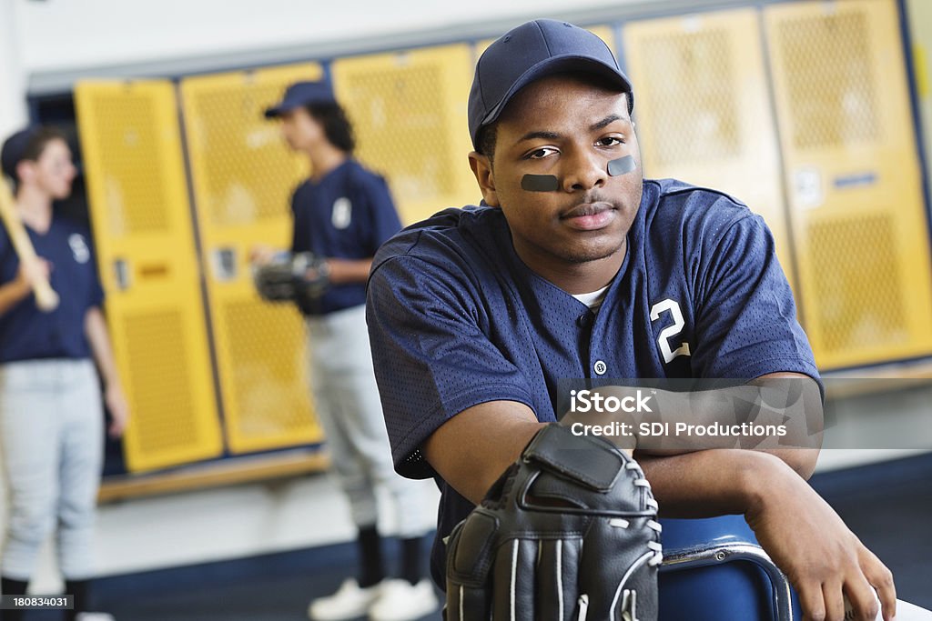 십대 야구 선수 실망이야 손실 후 게임 - 로열티 프리 라커룸 스톡 사진