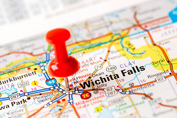 istock US capital cities on map series: Wichita Falls, TX 180834099