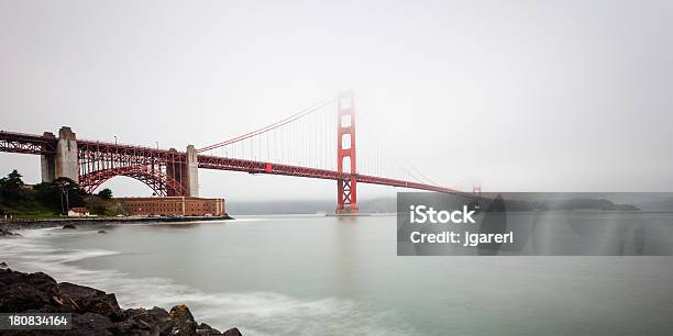 Golden Gate Bridge - Fotografias de stock e mais imagens de Admirar a Vista - Admirar a Vista, Anoitecer, Ao Ar Livre
