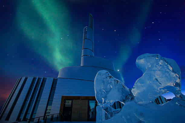 northern lights cathédrale alta norvège d'aurore boréale - skulpture photos et images de collection