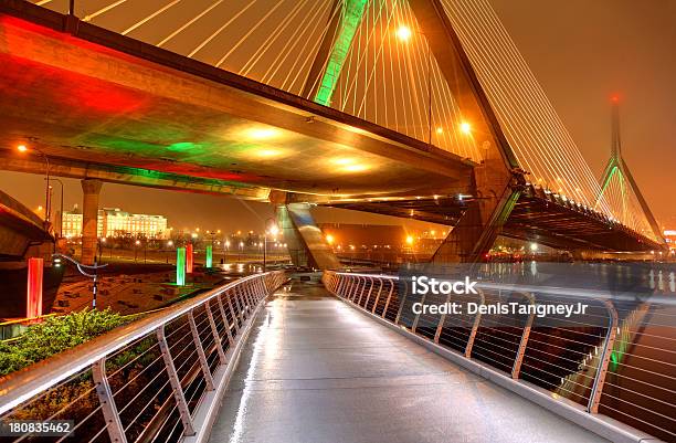 Zakim Bridge - Fotografie stock e altre immagini di Leonard P. Zakim Bunker Hill Bridge - Leonard P. Zakim Bunker Hill Bridge, Ambientazione esterna, Architettura