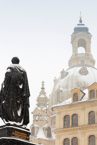 statue of king friedrich sierpnia ii w dreźnie - friedrich august ii zdjęcia i obrazy z banku zdjęć