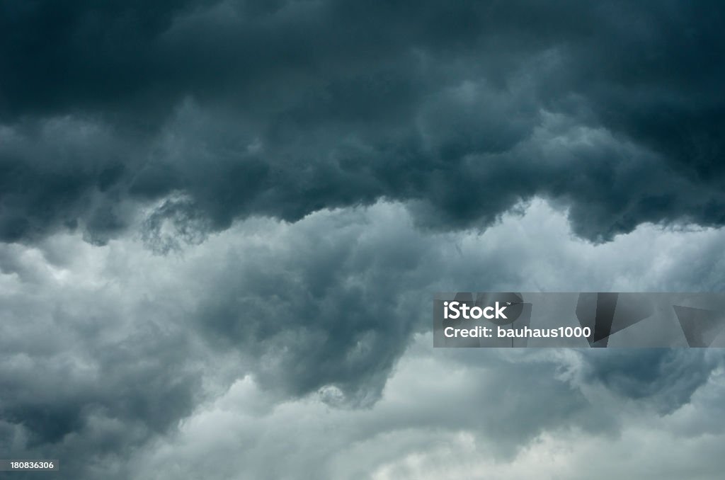 Nuages d’orage - Photo de Ciel couvert libre de droits
