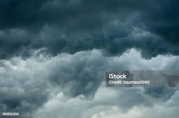嵐の雲 - カラー画像のストックフォトや画像を多数ご用意 - カラー画像, ドラマチックな空模様, ハリケーン