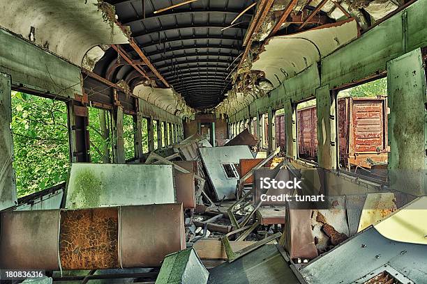 Comboio Abandonado - Fotografias de stock e mais imagens de Abandonado - Abandonado, Acidente nuclear de Chernobil, Acidentes e Desastres