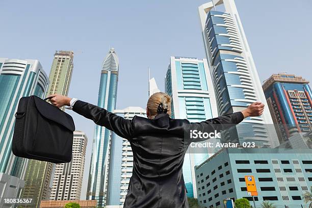 Photo libre de droit de Femme Daffaires À Dubaï banque d'images et plus d'images libres de droit de Acheter - Acheter, Bien immobilier, Dubaï