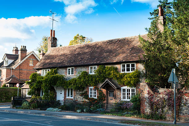 Cotswold cottage in Oxfordshire Cotswold cottage in Oxfordshire tresco stock pictures, royalty-free photos & images
