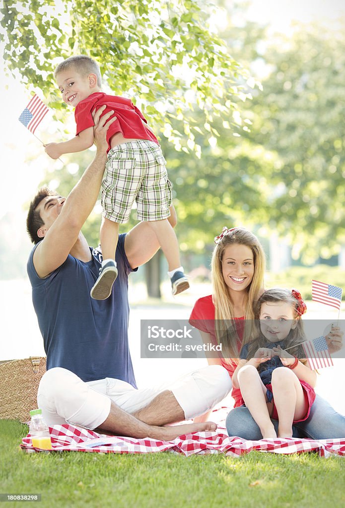 4. Juli Picknick mit der Familie. - Lizenzfrei 2-3 Jahre Stock-Foto
