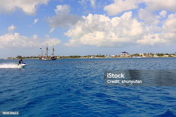 Foto de Caribe Grand Cayman e mais fotos de stock de Aventura - Aventura, Caribe, Cor Vibrante