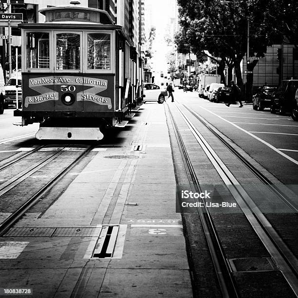 Photo libre de droit de Carblack Par Câble Et De Blanc banque d'images et plus d'images libres de droit de Arbre - Arbre, Avenue, California Street - San Francisco