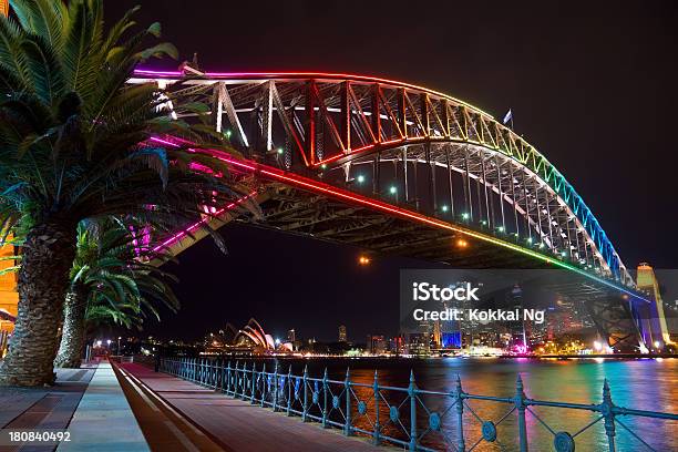 Photo libre de droit de Vivid Le Pont Harbour Bridge De Sydney banque d'images et plus d'images libres de droit de Arc en ciel - Arc en ciel, Sydney, Vivid Sydney