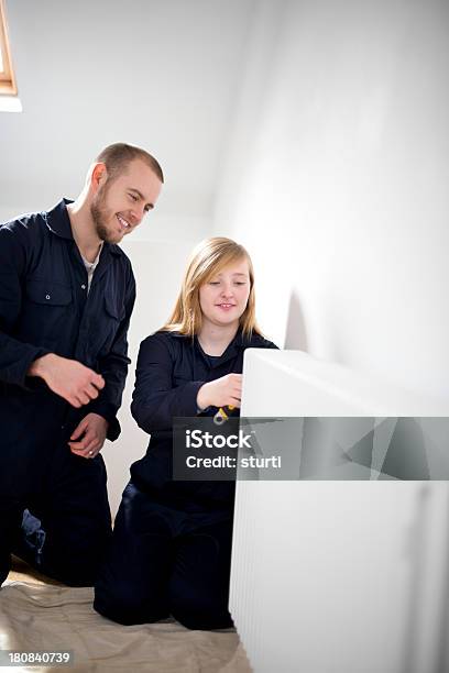 Foto de Estagiário Feminino Encanador e mais fotos de stock de Ensinar - Ensinar, Estagiário, Professor