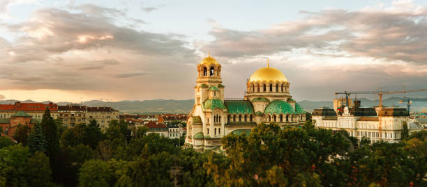 catedral de alexander nevski panorama - bulgaria fotografías e imágenes de stock