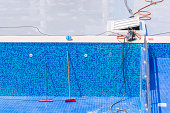 reinigungs-und-reparaturarbeiten-am-swimmingpool.jpg?b=1&s=170x170&k=20&c=aob8FSMekhgDCiOJU-unoqy8BubvqZcq9iW66Esodv8=