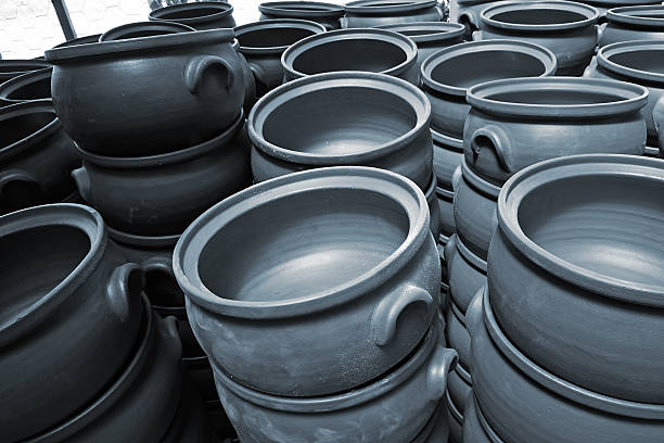 鉱工業生産 - earthenware bowl ceramic dishware ストックフォトと画像