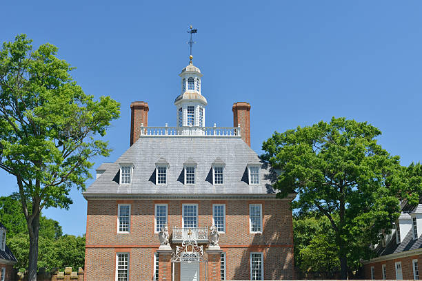 Governor's Palace "View of Governor's Palace from Palace Green in Williamsburg, Virginia, USA" governor's palace williamsburg stock pictures, royalty-free photos & images