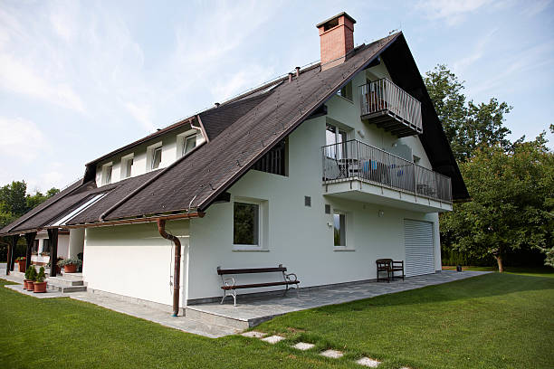 Large Slovenian house in nice grounds