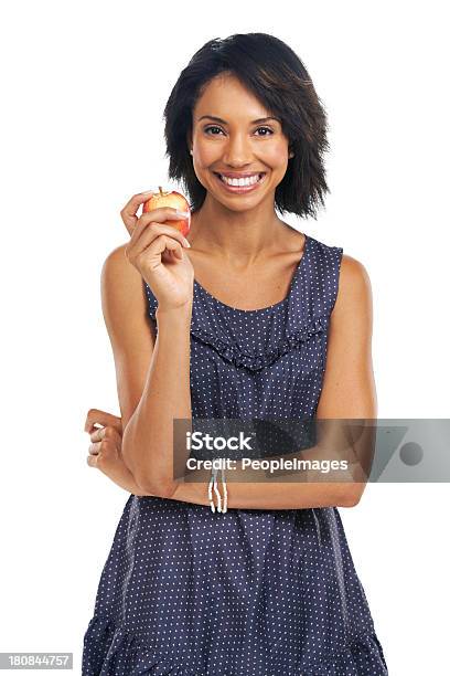 Photo libre de droit de Elle Mène Une Vie Saine banque d'images et plus d'images libres de droit de Femmes - Femmes, Manger, Pomme