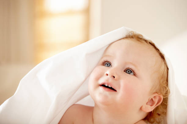 istock Filled with wonder - Childhood curiousity 180846038
