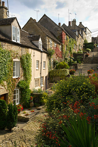 istock Picturesque Cotswolds - Tetbury 180846118