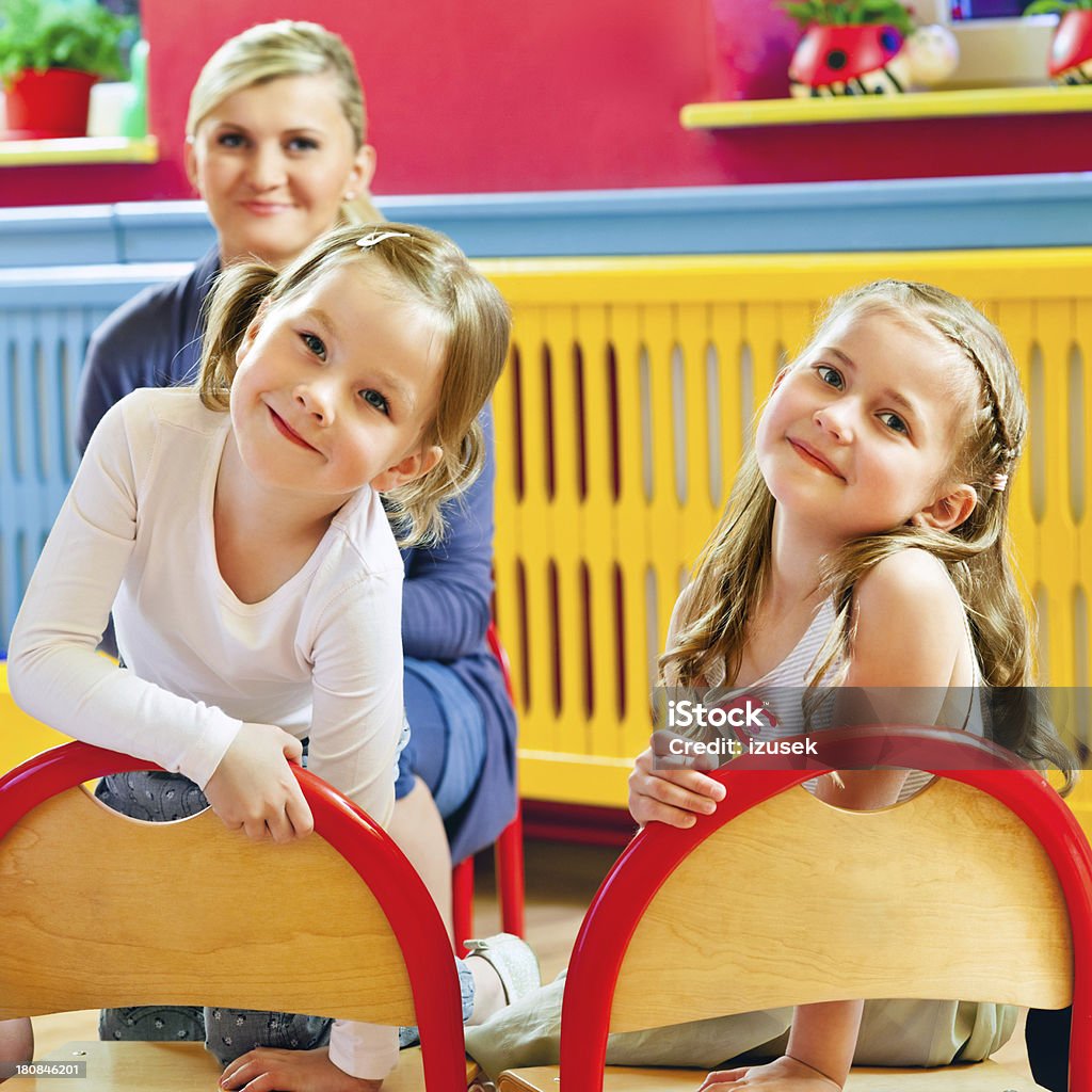 девочки в детском саду